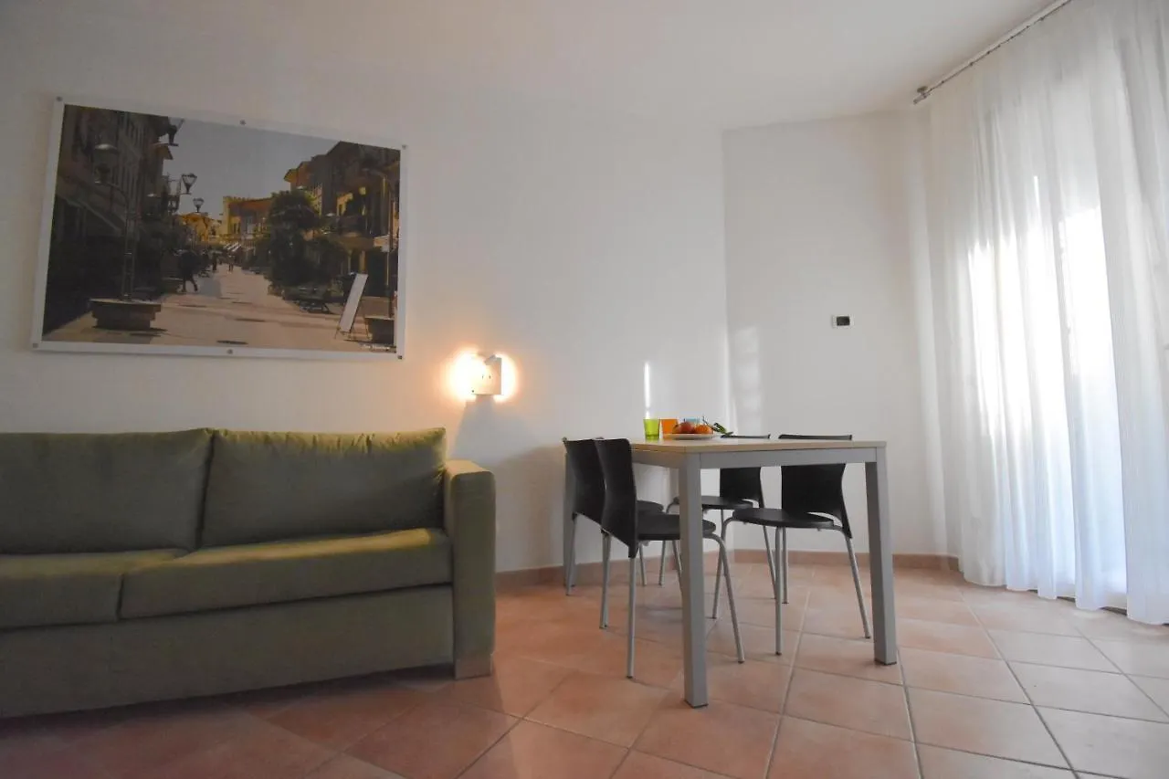 Residence Il Cardellino San Vincenzo Hotel apartamentowy